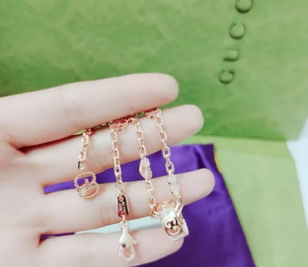 دستبند نقره زنانه برند گوچی ( GUCCI ) | ساخت کشور چین (OEM BY CHINA)