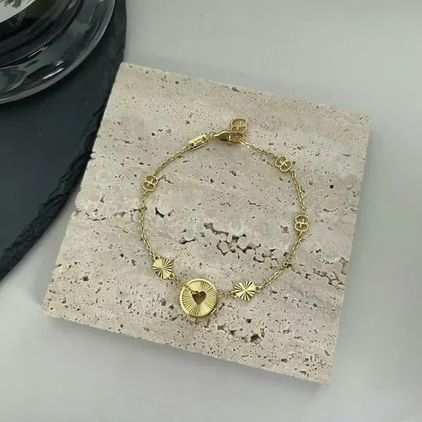 دستبند نقره زنانه برند گوچی ( GUCCI ) | ساخت کشور چین (OEM BY CHINA)