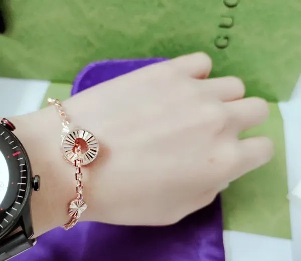 دستبند نقره زنانه برند گوچی ( GUCCI ) | ساخت کشور چین (OEM BY CHINA)
