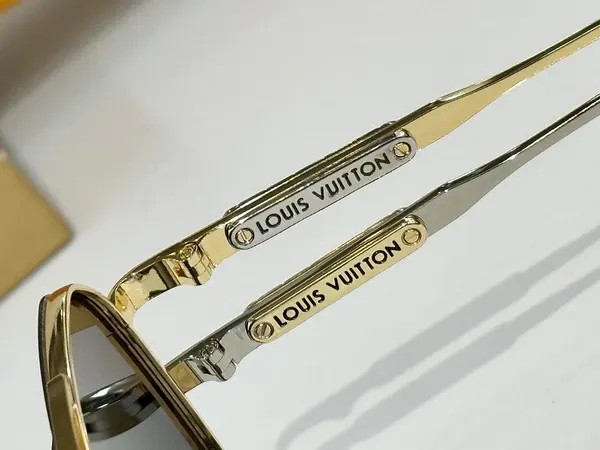 عینک آفتابی زنانه برند لویی ویتون ( LOUIS VUITTON ) مدل LV Z1987U | ساخت کشور چین (OEM BY CHINA)