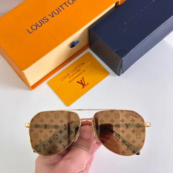 عینک آفتابی زنانه برند لویی ویتون ( LOUIS VUITTON ) مدل LV Z1987U | ساخت کشور چین (OEM BY CHINA)