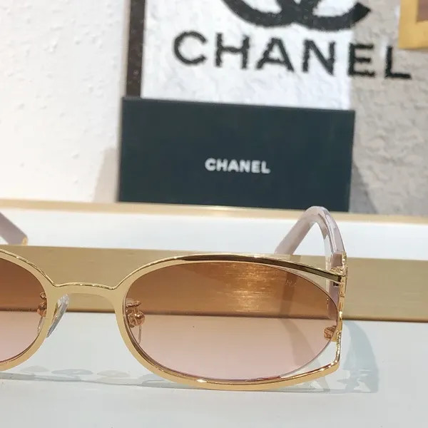 عینک آفتابی زنانه برند شنل ( CHANEL ) مدل CH4024 | ساخت کشور چین (OEM BY CHINA)